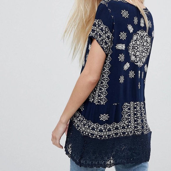 Brave Soul Narita Printed Top with Crochet Trim - Navy / S - Picture 4 of 9